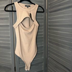 Keyhole bodysuit